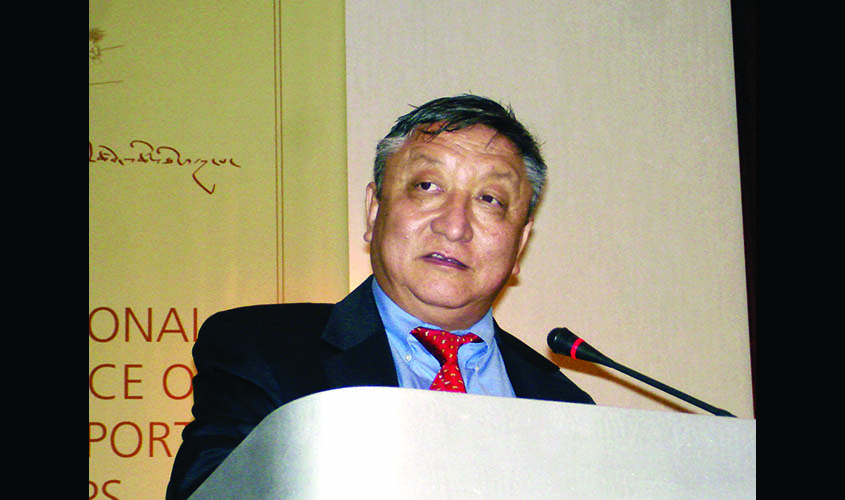 Lodi Gyari at International Tibet Support Groups conference in Brussels in 2007 Photo Vijay Kranti