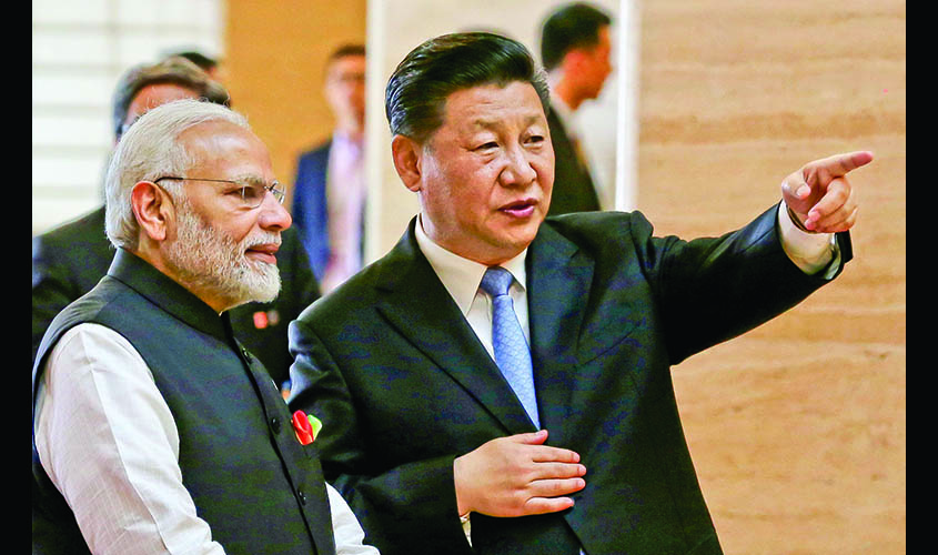 Chinese President Xi Jinping and Indian Prime Minister Narendra Modi visit the Hubei Provincial Museum in Wuhan