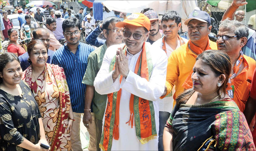 BJP candidate from South Kolkata Lok Sabha constituency Chandra Kumar Bose during an election campaign. (IANS)