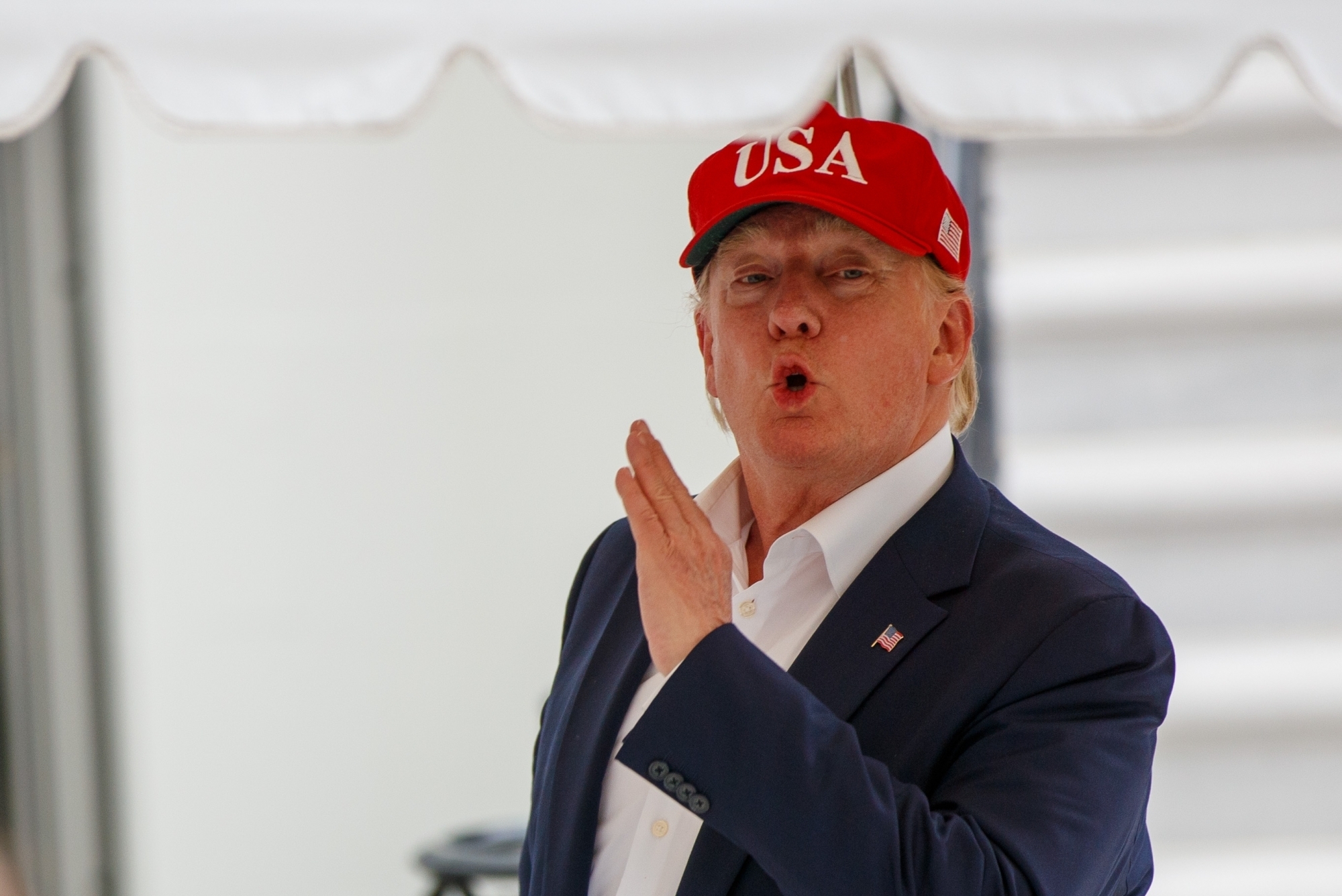 WASHINGTON D.C., June 8, 2019 (Xinhua) -- U.S. President Donald Trump speaks to reporters upon arrival at the White House in Washington D.C. June 7, 2019. Donald Trump said on Friday that his country has reached agreement with Mexico to avert the threat of tariffs on all Mexican imports next week. (Xinhua/Ting Shen/IANS)