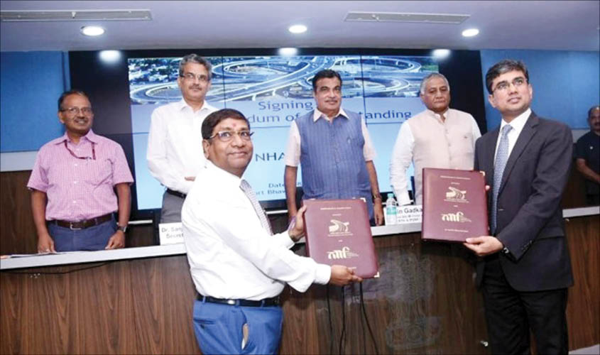 Nitin Gadkari present at the signing of MoU between National Highways Authority of India and National Investment and Infrastructure Fund.
