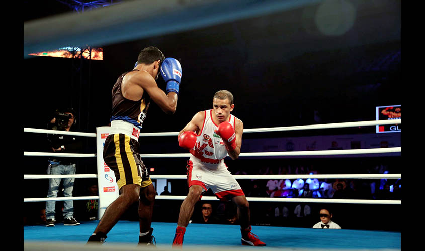 Gujarat Giants' skipper Amit Panghal (R) beat Punjab Panthers' PL Prasad by 5-0 on day 7 of the Big Bout Indian Boxing League being held at Indira Gandhi Indoor Stadium in New Delhi (1) copy