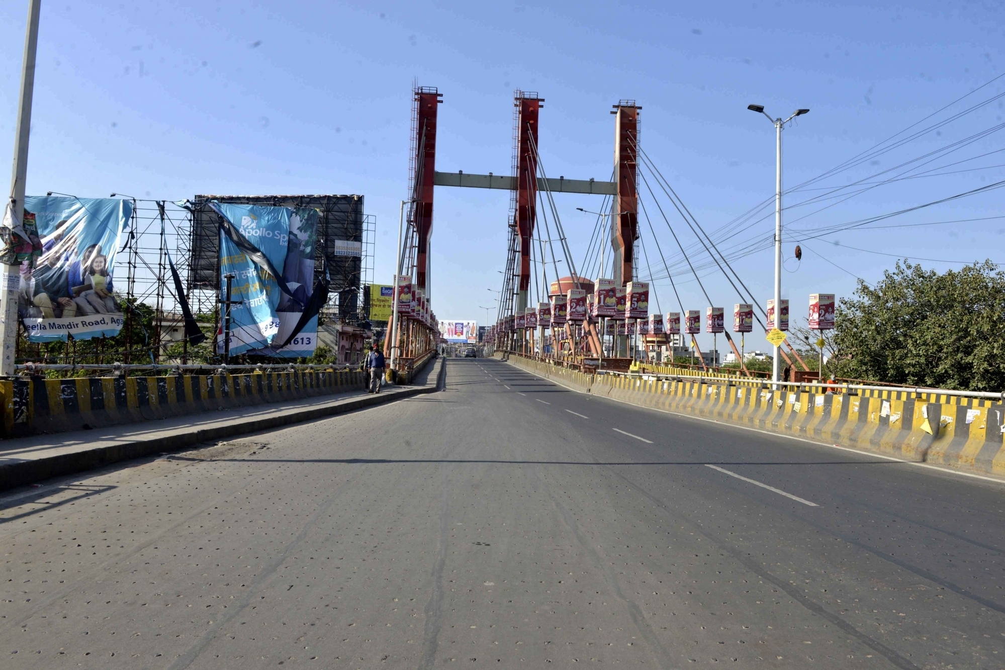 Patna: A Patna street bears a deserted look on Day 4 of the lockdown imposed in the wake of the coronavirus pandemic, on March 28, 2020. (Photo: IANS)
