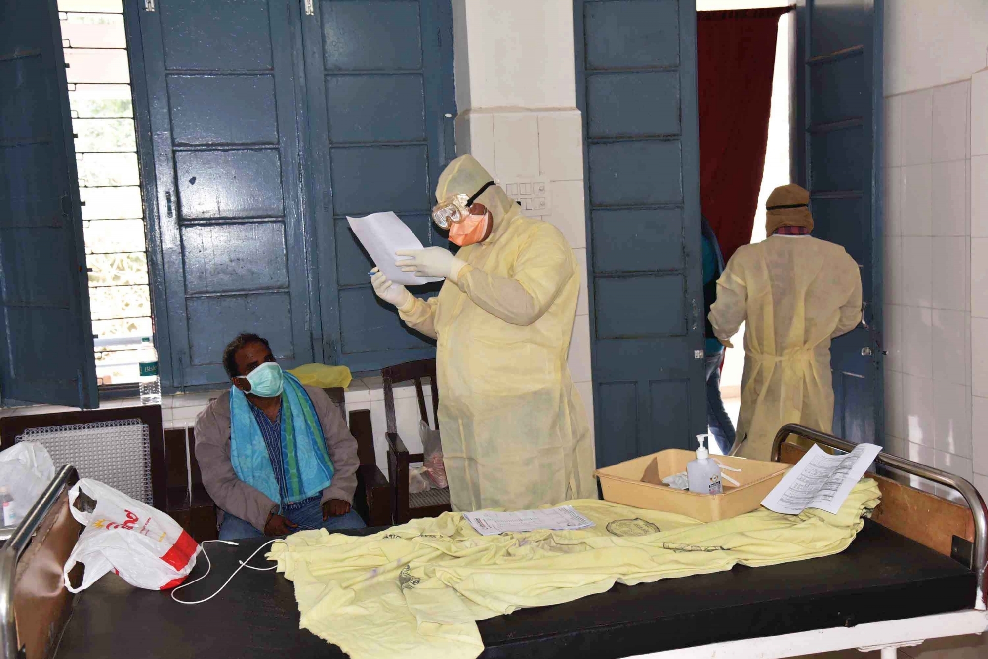 Patna: A doctor attending a suspected Coronavirus victim at the isolation ward of Patna Medical College and Hospital (PMCH), on March 15, 2020. (Photo: IANS)