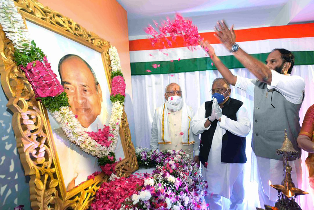 TPCC President Uttam Kumar Reddy at the launch of a year-long celebration on the birth centenary of former Prime Minister PV Narasimha Rao
