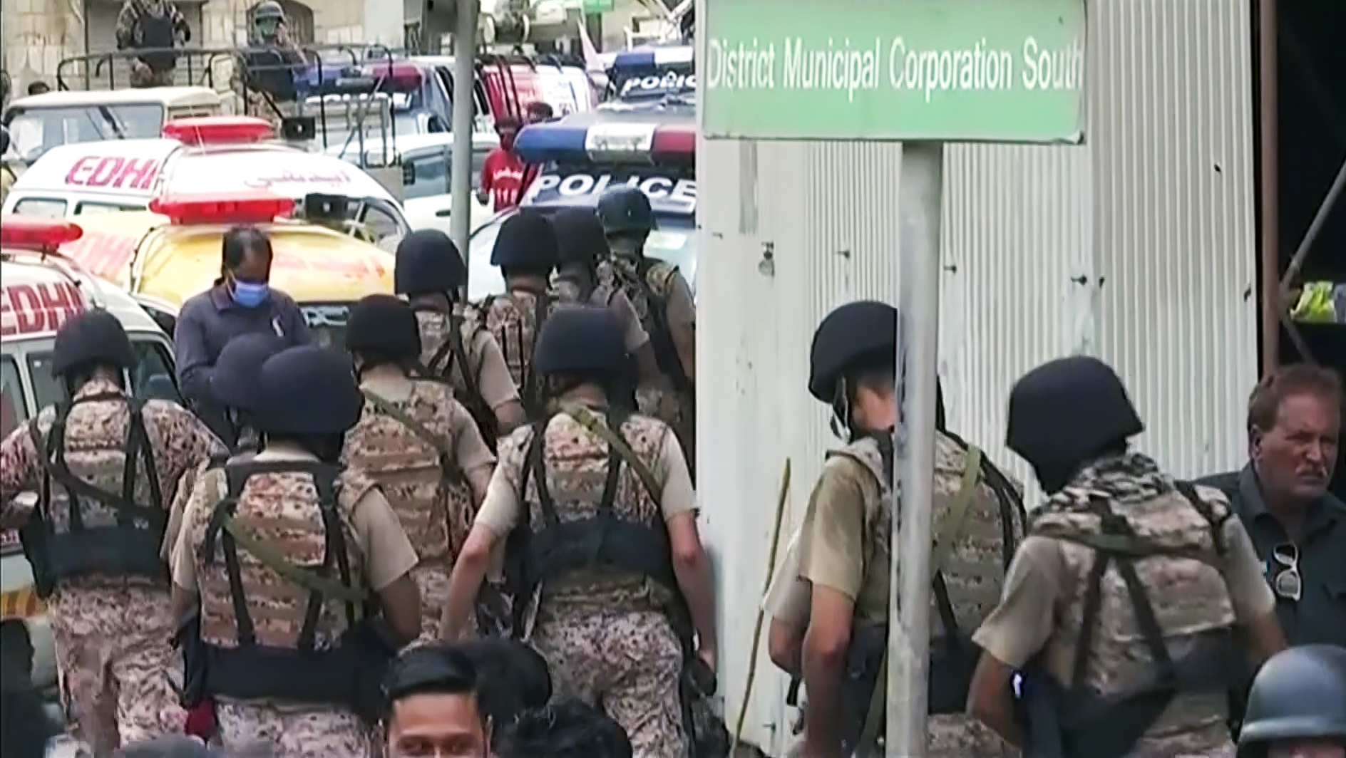 Security forces kill all 4 terrorists who attacked Pakistan Stock Exchange