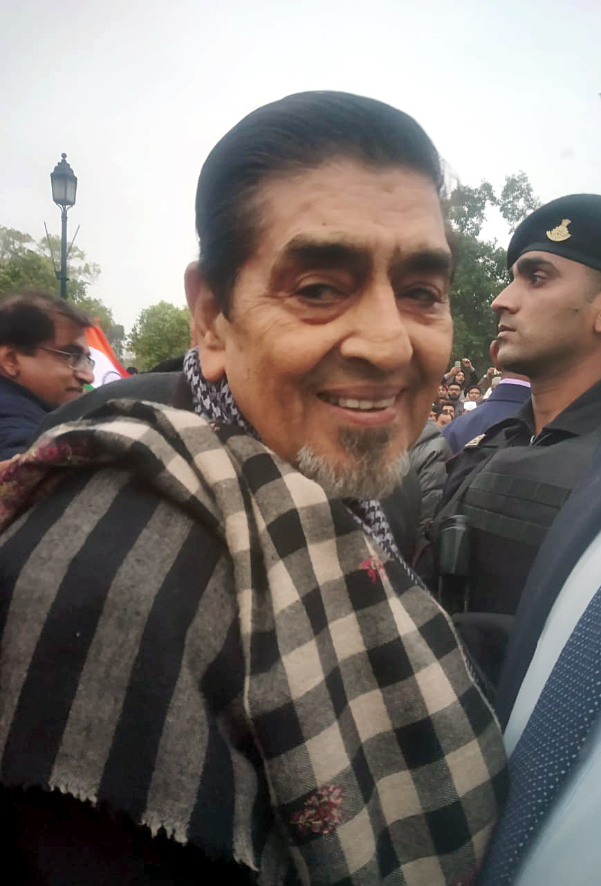 Jagdish Tytler arrives for Congress' symbolic protest