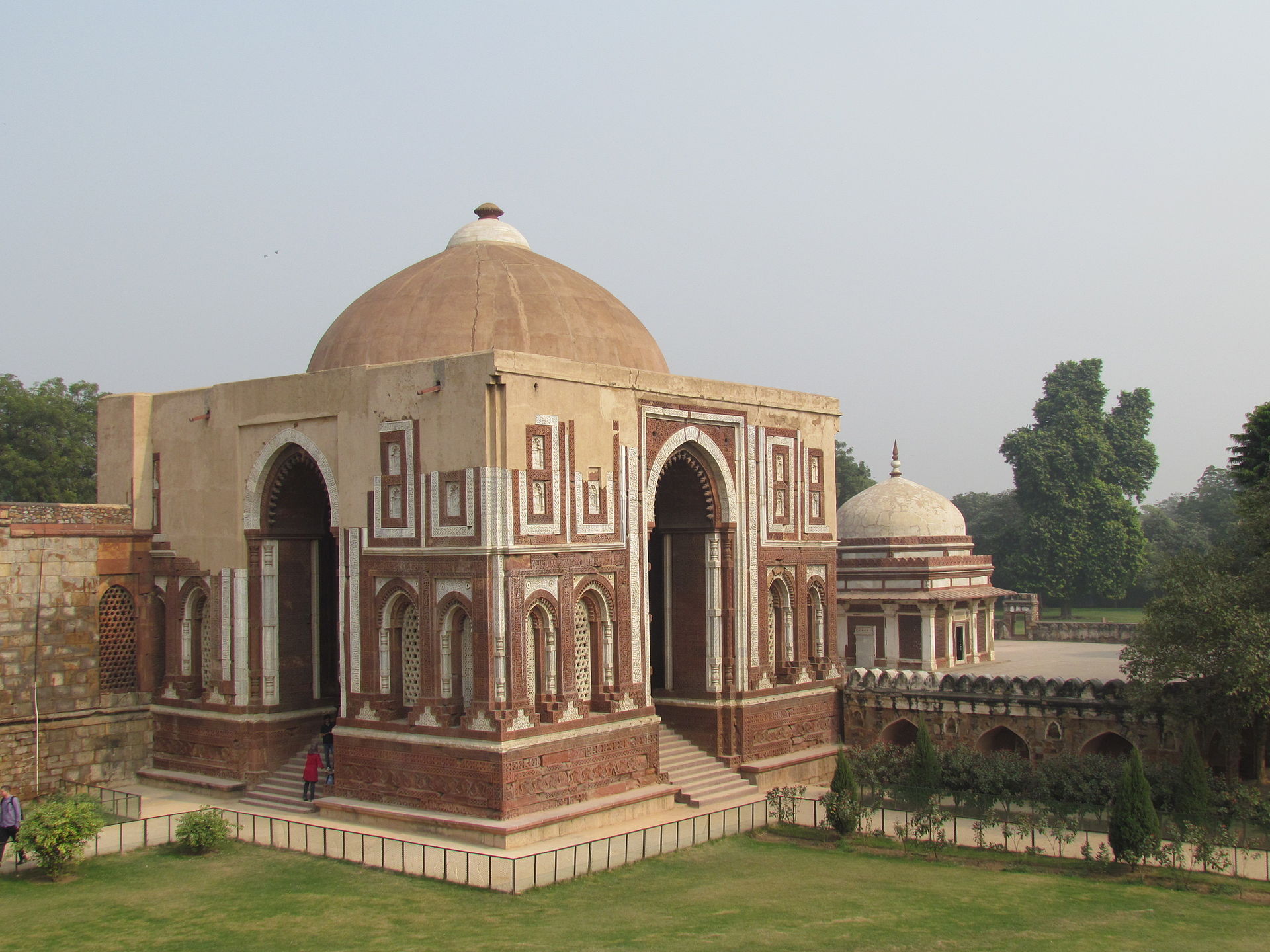 1920px-Alai_Darwaza