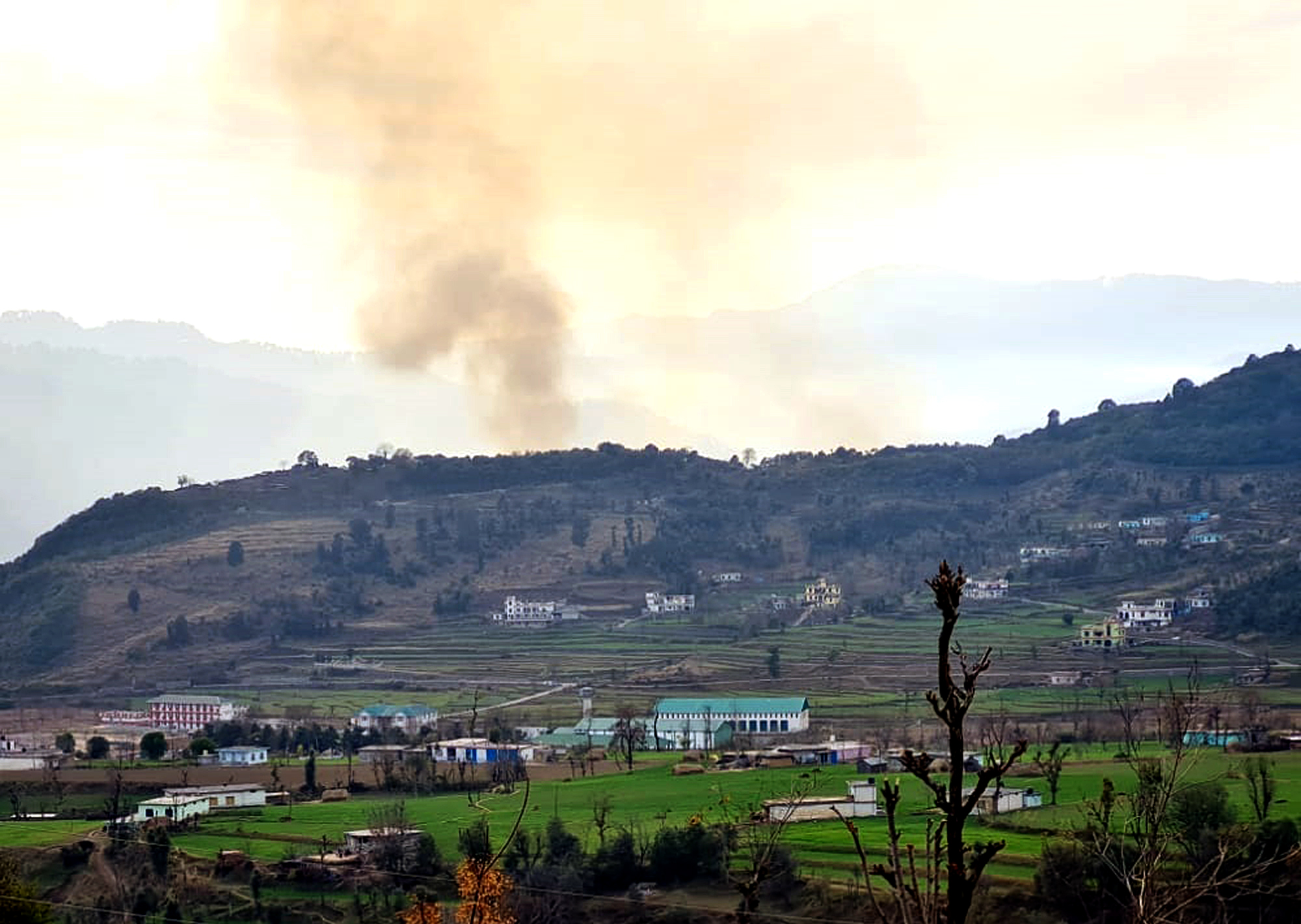 Pakistan violated the ceasefire by firing shelling with mortars along LoC