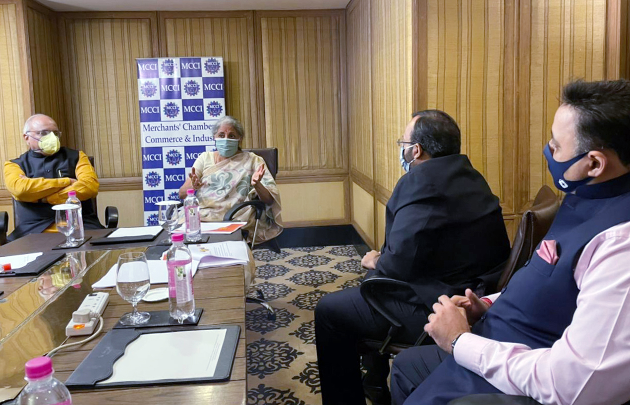 Union Minister of Finance and Corporate Affairs Nirmala Sitharaman along with Rajya Sabha MP Dr. Vinay Sahasrabuddhe interacts with representatives from the Jute Industry,