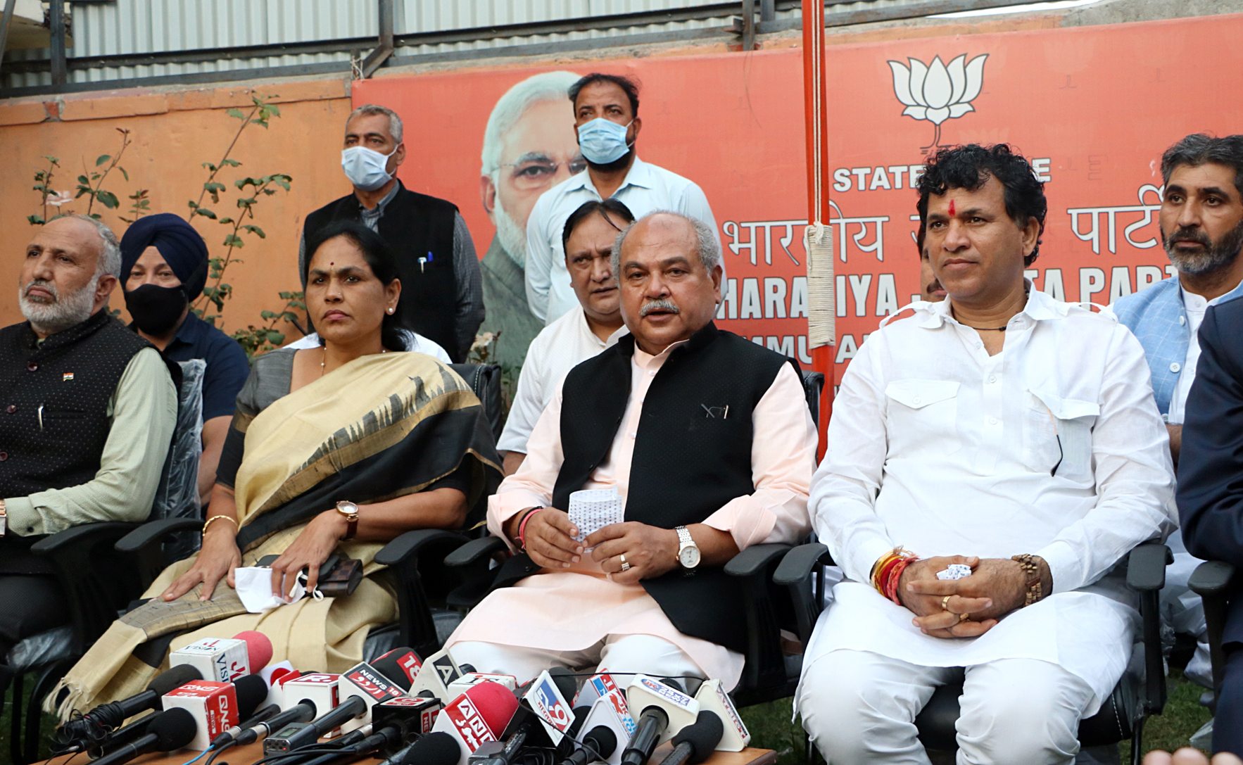 Minister of Agriculture, Farmers Welfare Narendra Singh Tomar along with MoS Agriculture Kailash Choudhary and Shobha Karandlaje addresses aa press conference