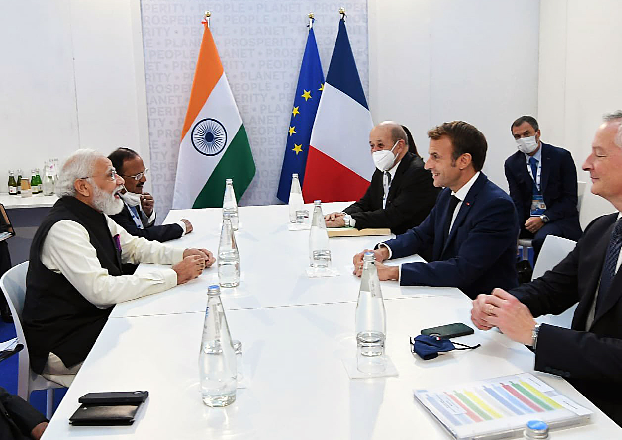 Prime Minister Narendra Modi meets French President Emmanuel Macron