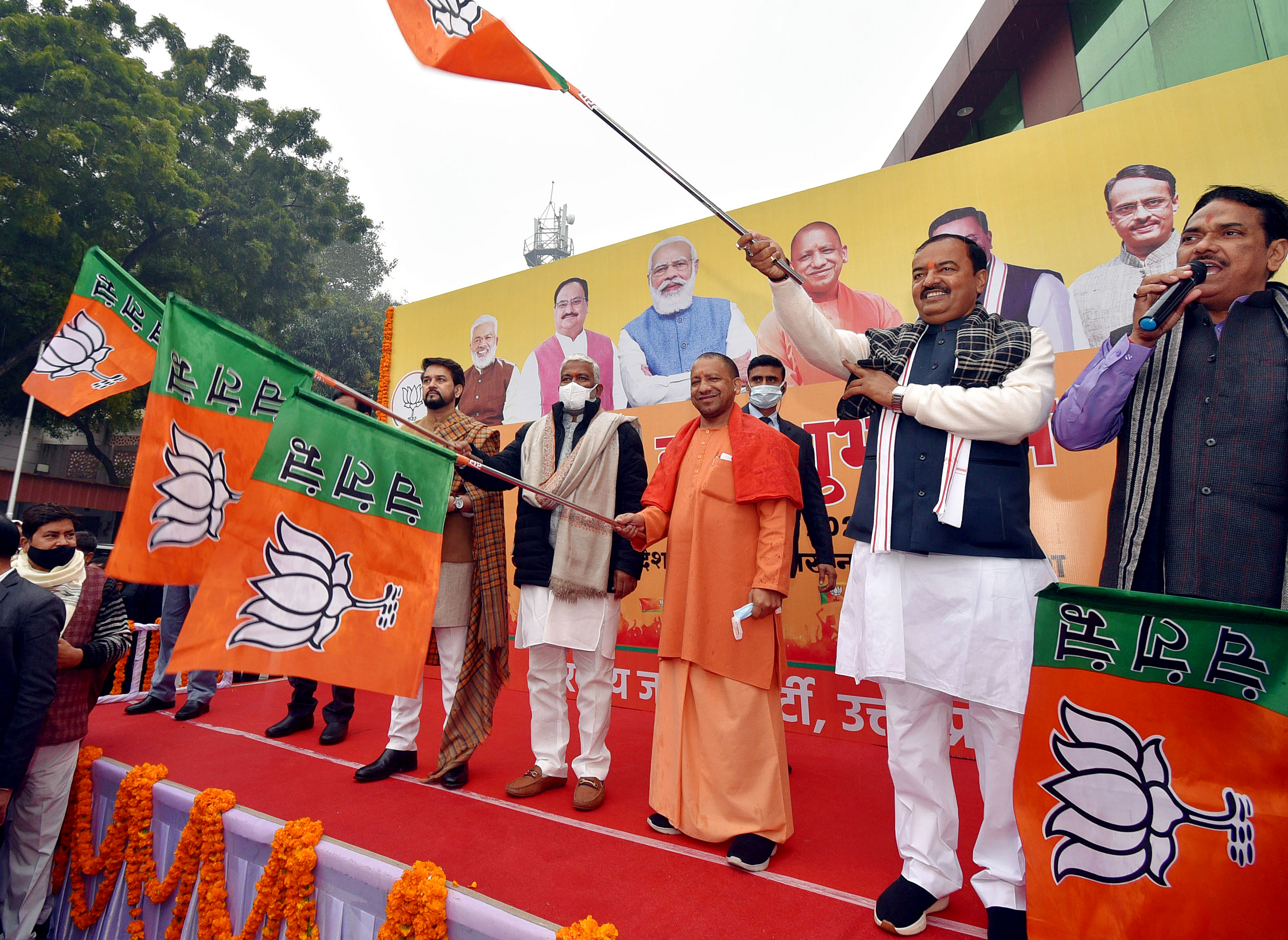 Yogi Adityanath flags off BJP campaigning chariots