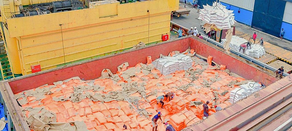 A shipment of 11,000 MT of rice from India arrived in Sri Lanka