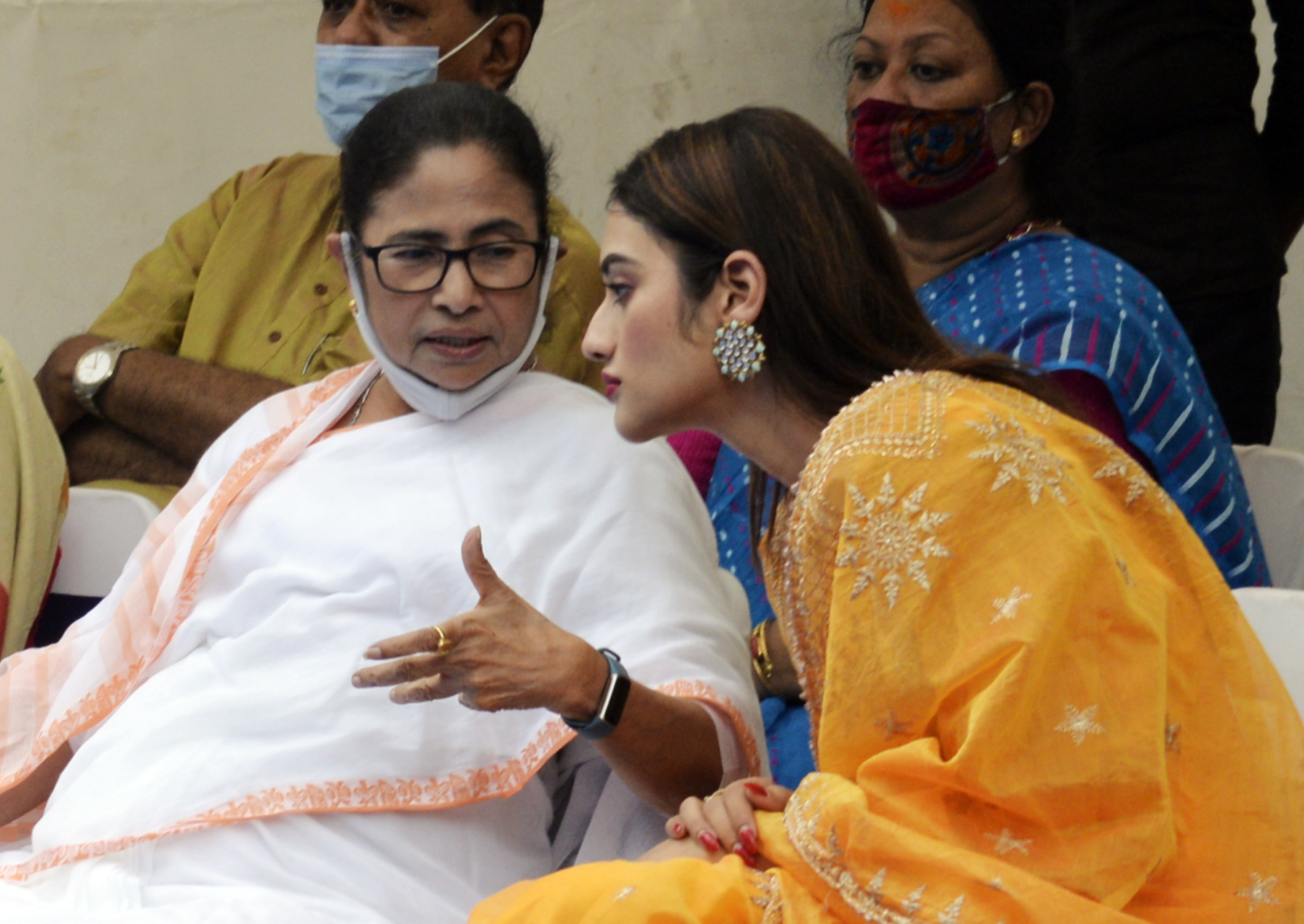 Mamata Banerjee and Nusrat Jahan take part in the 51st Kolkata Rath Yatra 2022
