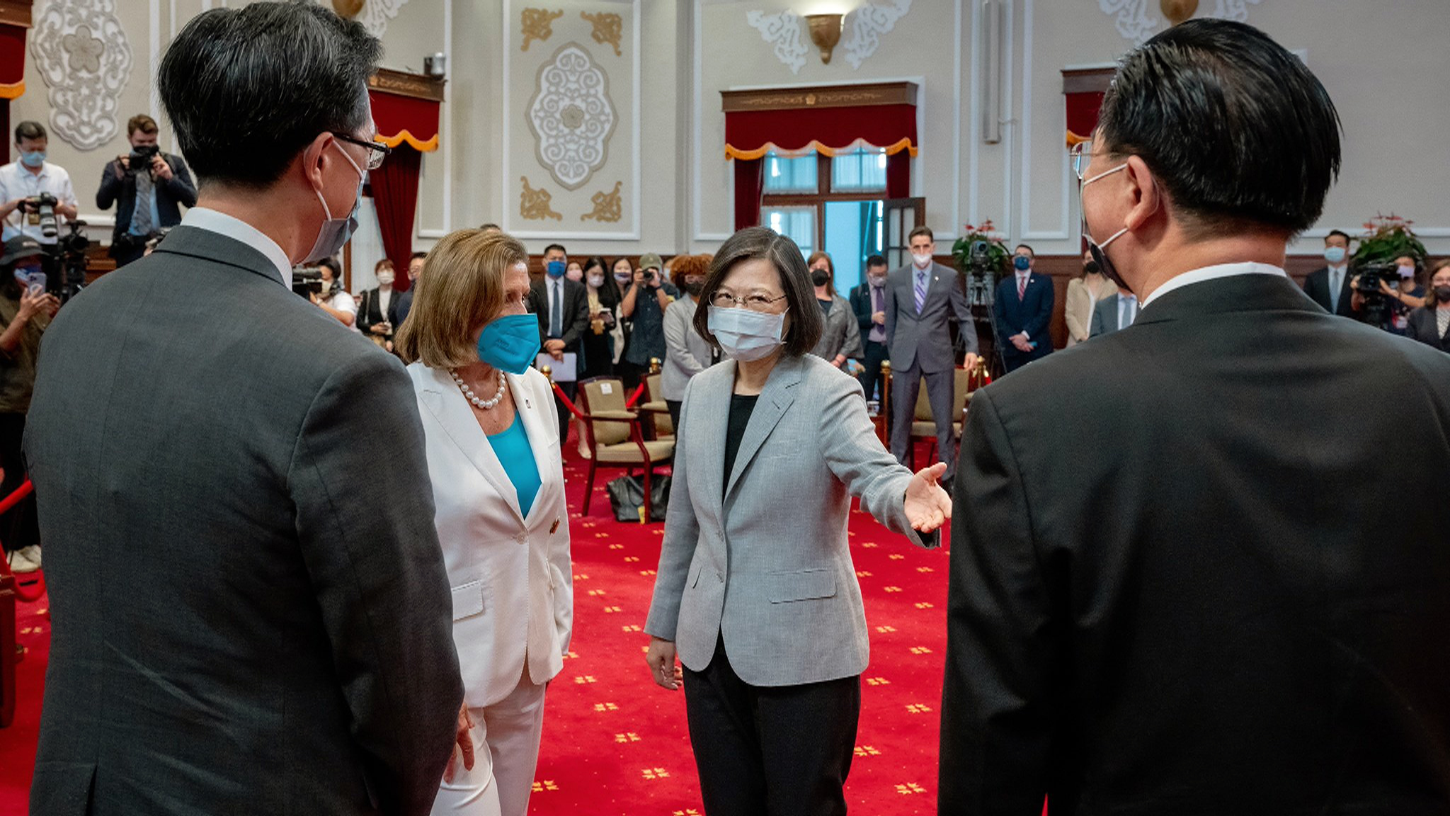US House Speaker Nancy Pelosi and Taiwanese President Tsai Ing-wen during a meeting