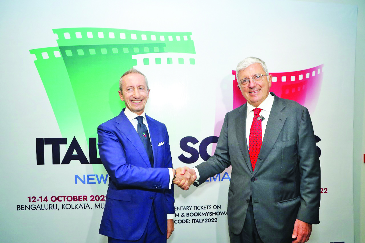 Head of International Special Projects of the Ministry of CultureCinecitta’, Mr. Roberto Stabile and The Ambassador of Italy to India, H.E. Vincenzo de Luca (LtoR) (1)