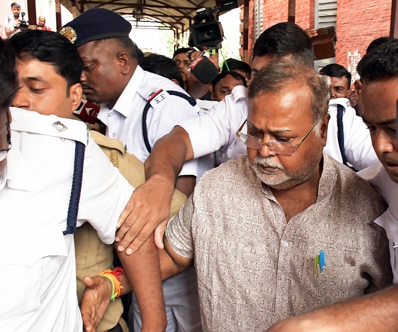 Partha Chatterjee being produced at Alipore Court by CBI