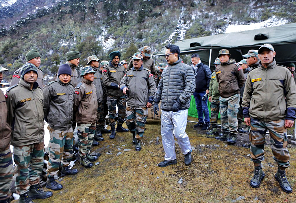 Kiren Rijiju visits the Yangtse area