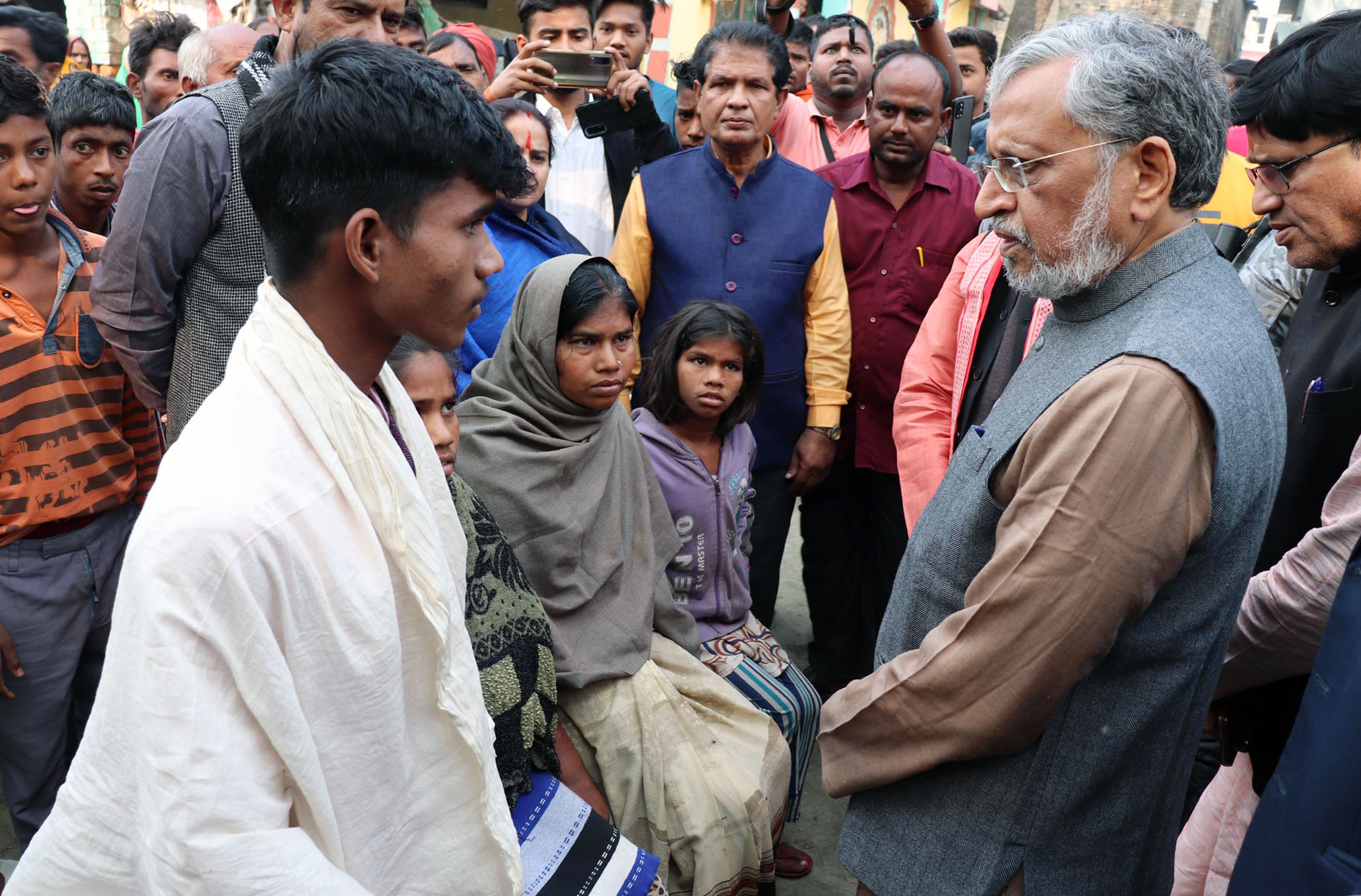 Sushil Kumar Modi meets the family members of the victims of the Chapra Hooch tragedy