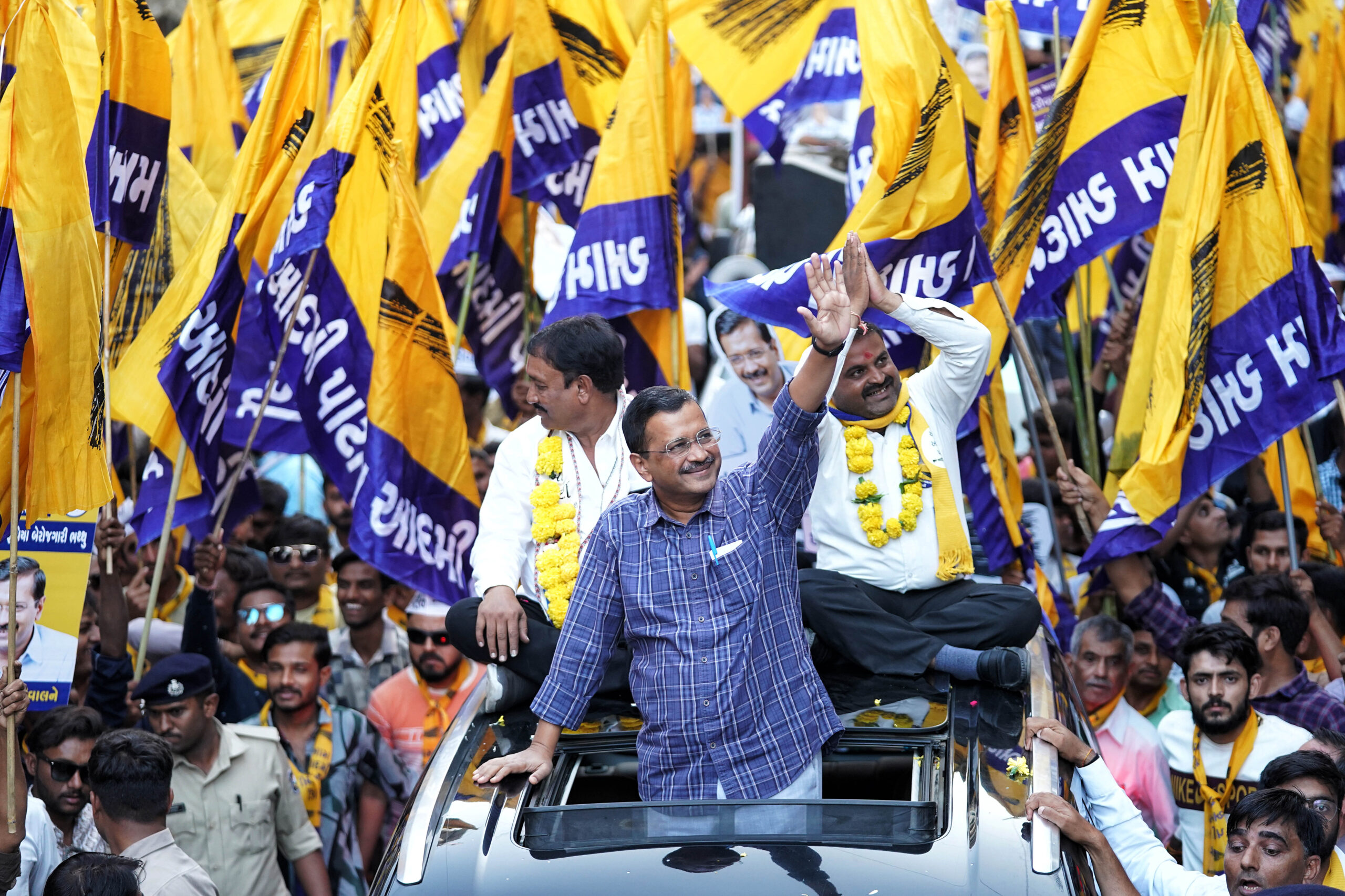 Arvind Kejriwal holds a roadshow in Bhavnagar