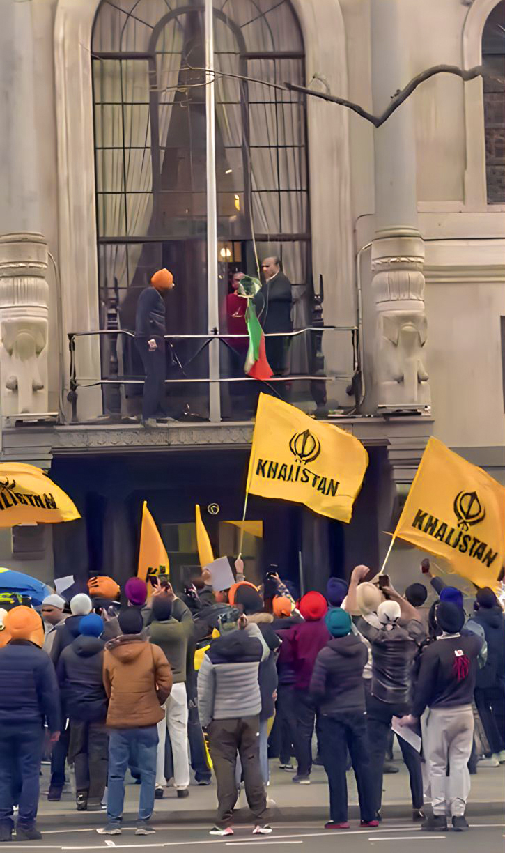 Khalistani elements attempting to pull down the Indian flag in London