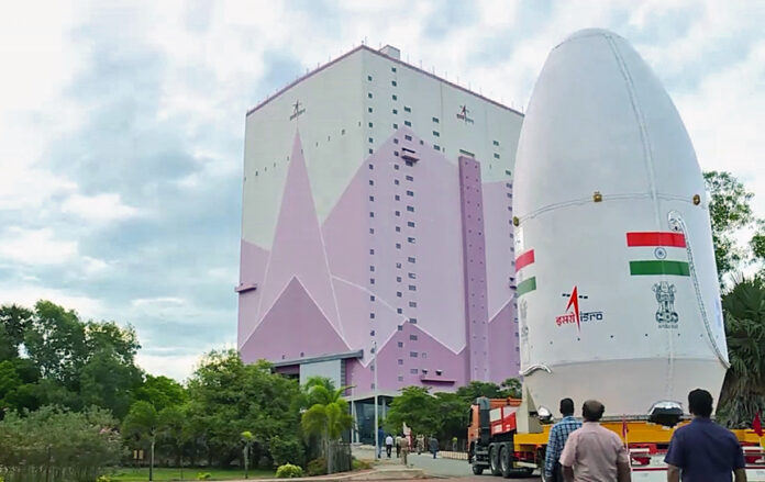 Encapsulated assembly containing Chandrayaan-3 is mated with LVM3