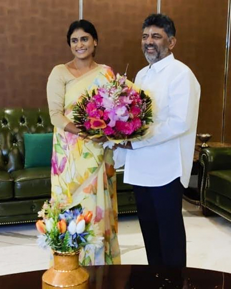 YS Sharmila met with DK Shivakumar at his residence