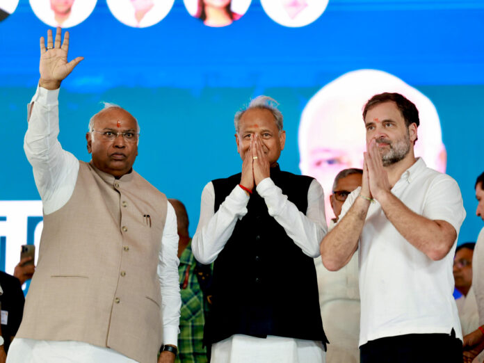 Ashok Gehlot, Rahul Gandhi and Mallikarjun Kharge during the Party Workers' Conference in Jaipur