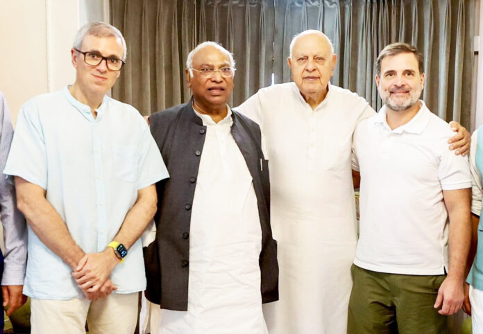Mallikarjun Kharge and Rahul Gandhi meet with Farooq Abdullah and Omar Abdullah