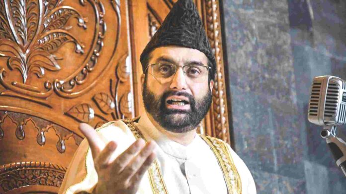 Chairman of the All Parties Hurriyat Conference (APHC), Mirwaiz Umar Farooq addresses the devotees during Friday prayers, at Jamia Masjid in Srinagar, on May 31, 2024. (ANI) Chairman of the All Parties Hurriyat Conference (APHC), Mirwaiz Umar Farooq addresses the devotees during Friday prayers, at Jamia Masjid in Srinagar, on May 31, 2024. (ANI)