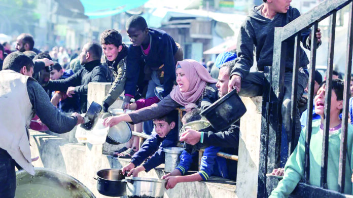 Palestinians storm Israeli territory, east of the city of Khan Yunis, south of the Gaza Strip, October 7, 2023. (File Photo) Palestinians storm Israeli territory, east of the city of Khan Yunis, south of the Gaza Strip, October 7, 2023. (File Photo)