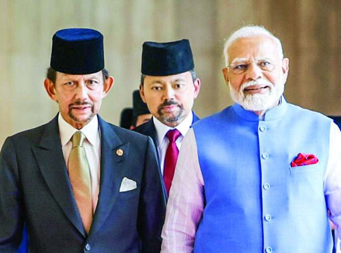 PM Modi with Brunei Sultan in Bandar Seri Begawan on 4 September. ANI