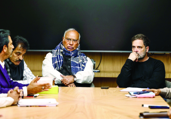 Mallikarjun Kharge and Rahul Gandhi meet with leaders and MLAs of Jharkhand Pradesh Congress Committee