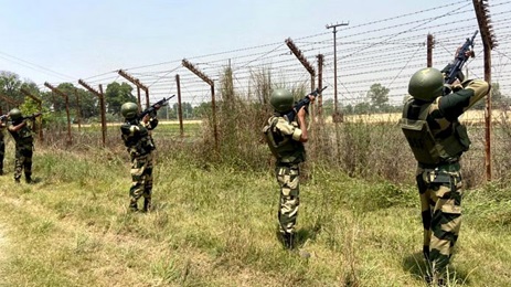 BSF constable detained by Pakistan Rangers after inadvertently crossing border BSF constable detained by Pakistani Rangers after inadvertently crossing border