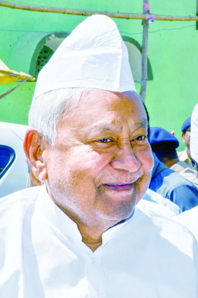 Bihar CM Nitish Kumar attends Eid-ul-Fitr celebration