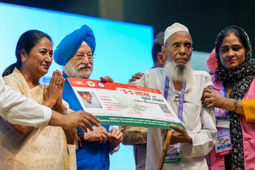 Vaya Vandana Yojana Delhi Government Launches ‘Vay Vandana Yojana’ Offering ₹10 Lakh Health Cover for Delhi’s Elderly