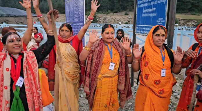 Amarnath Pilgrims Stand Fearless, Express Trust in Security Post-Pahalgam Attack